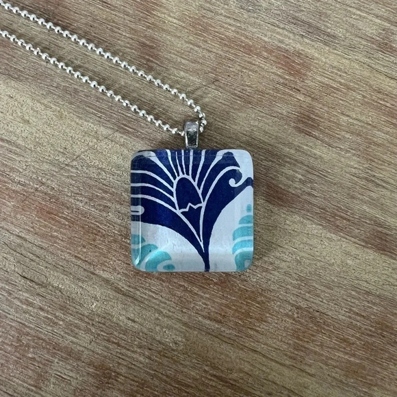 glass tile and Japanese chiyogami pendant necklace - Picture 1 of 7